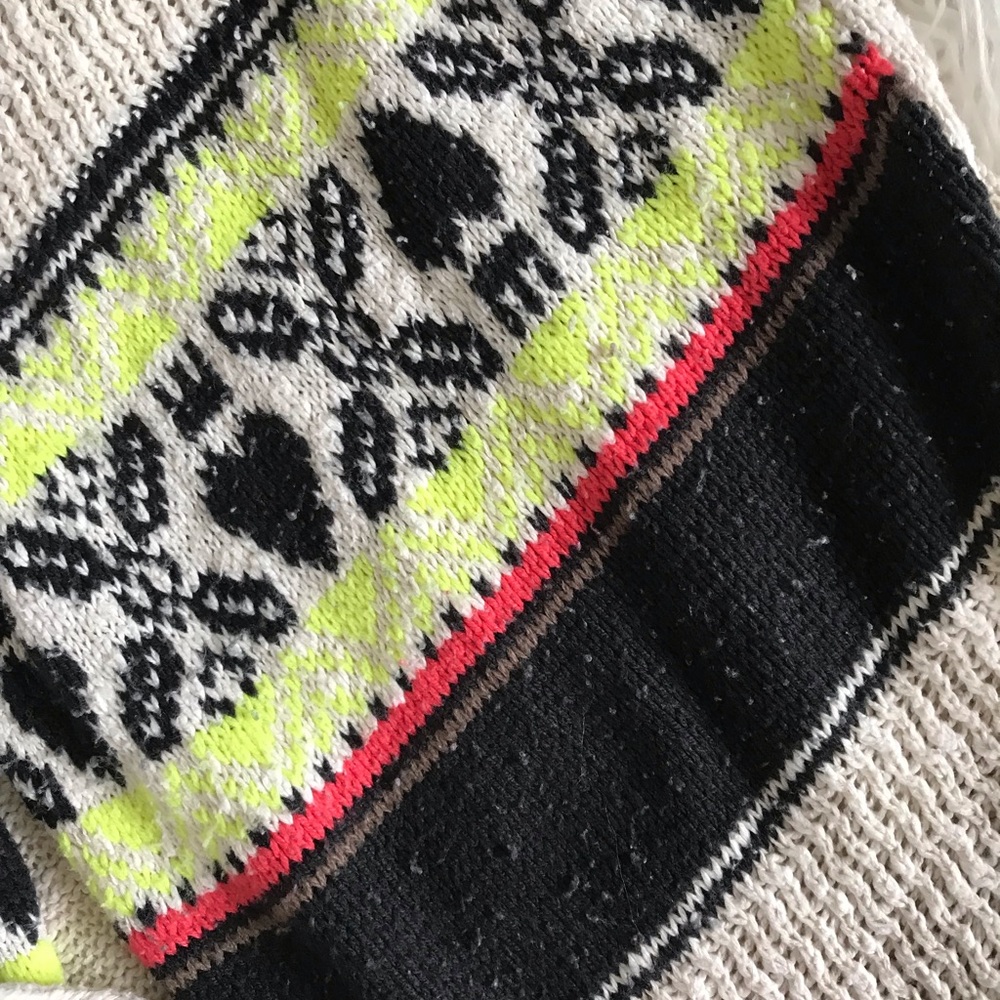 Sweater. - Picture 3 of 5